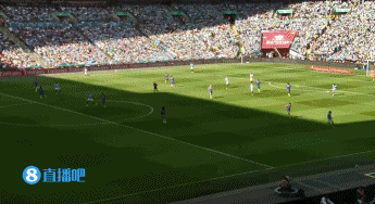 你早该下去了😡瓜帅赛后对亨德森指指点点，两人起口角